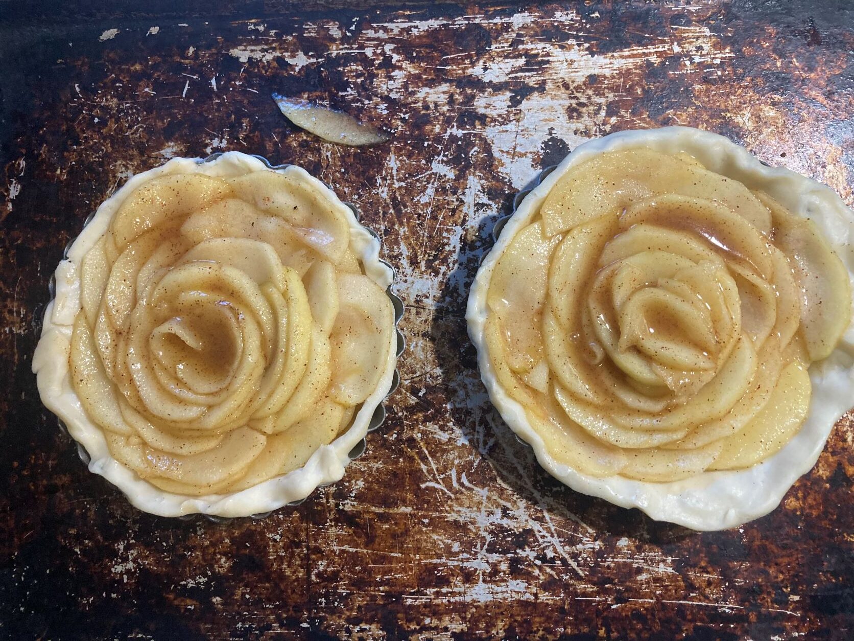 Homemade Vanilla and Cinnamon Apple Tarts